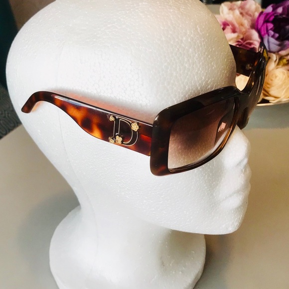 Dior Accessories - Dior Couture Oversized Sunglasses